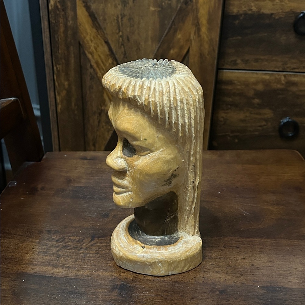 Artisan African Hand Carved Bust in heavy Iron-Wood VGC